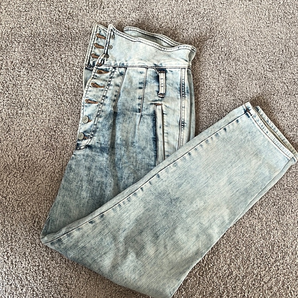 Womens Express Jeans- Tapered Ankle Super High Rise (size 8R)